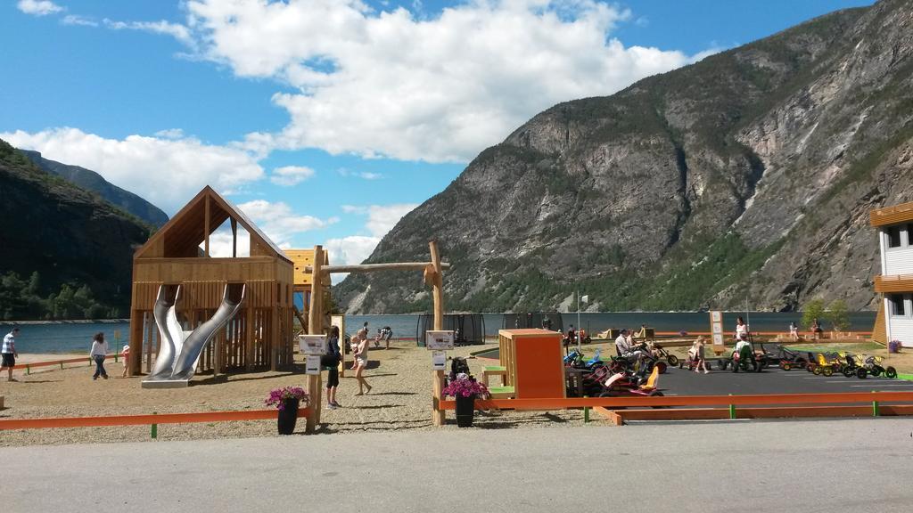 Laerdal Ferie- Og Fritidspark Lærdalsøyri Екстериор снимка