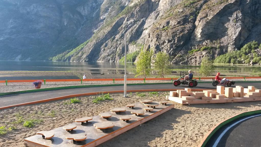 Laerdal Ferie- Og Fritidspark Lærdalsøyri Екстериор снимка